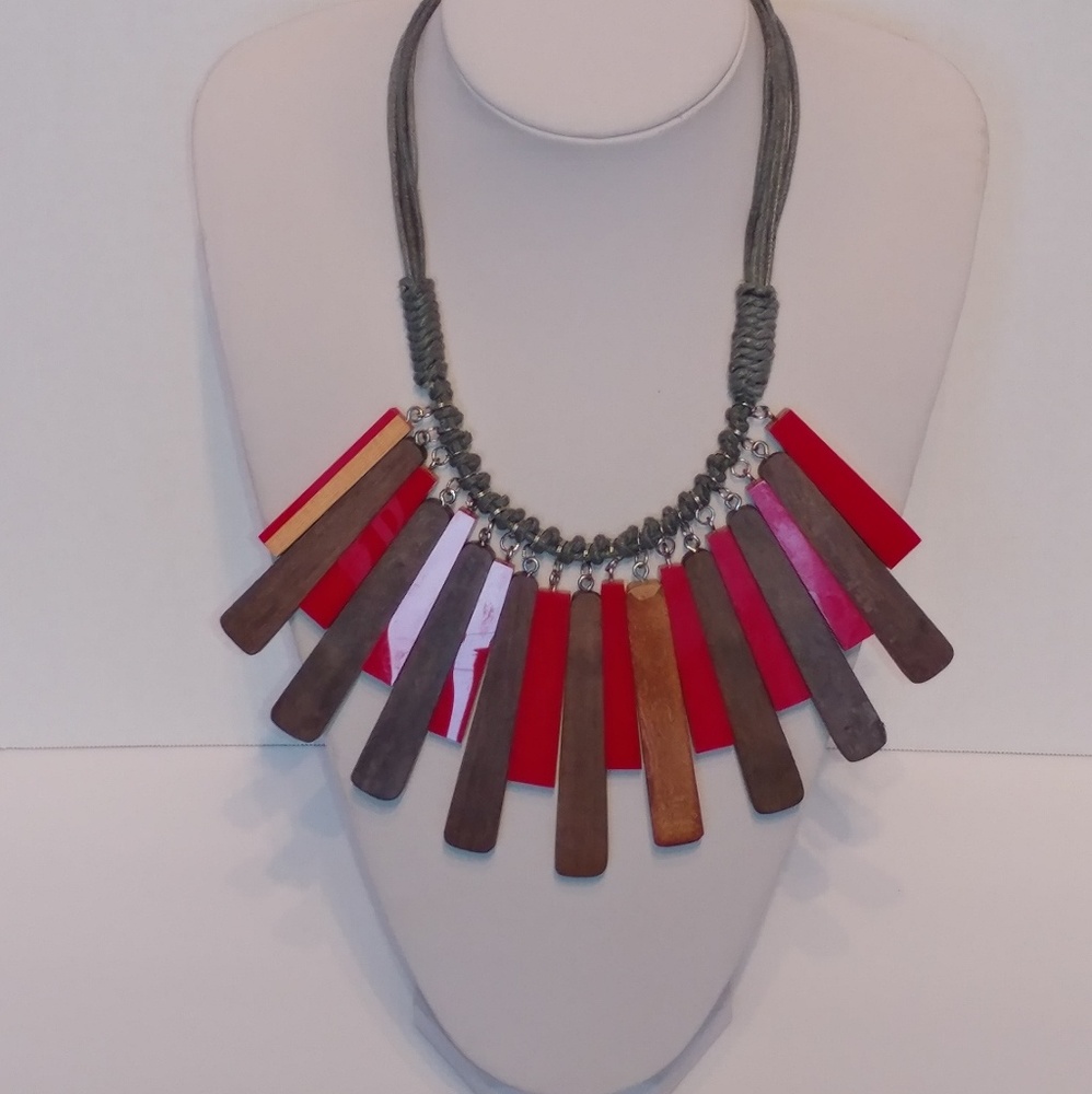Red-bone neckpiece